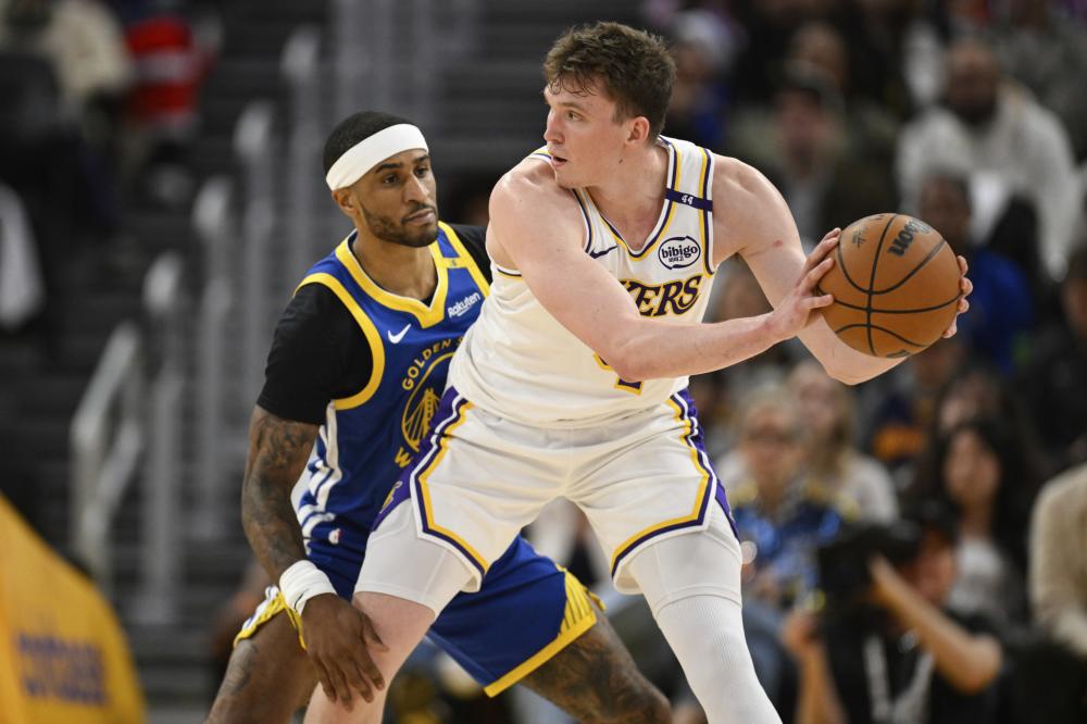 替补席的深 替补席的深